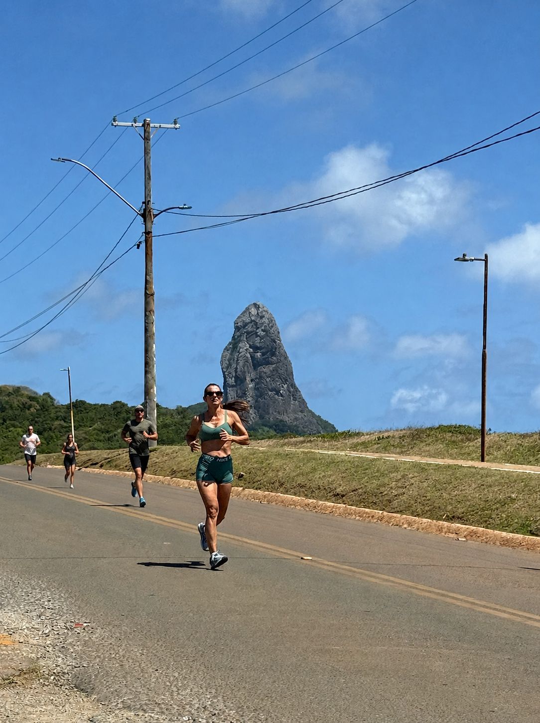 Corrida asfalto Noronha